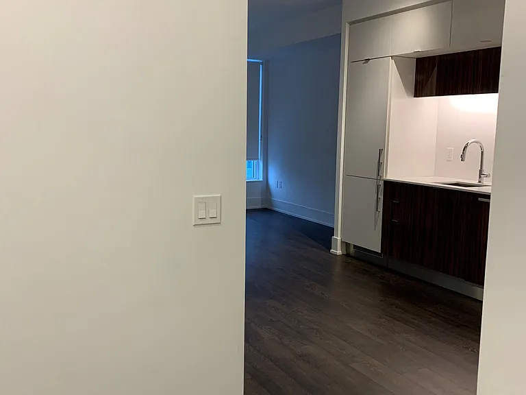 10 York St #3613 — Photo 9