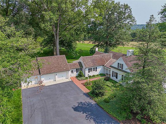 4th image of 1596 Weyhill Cir