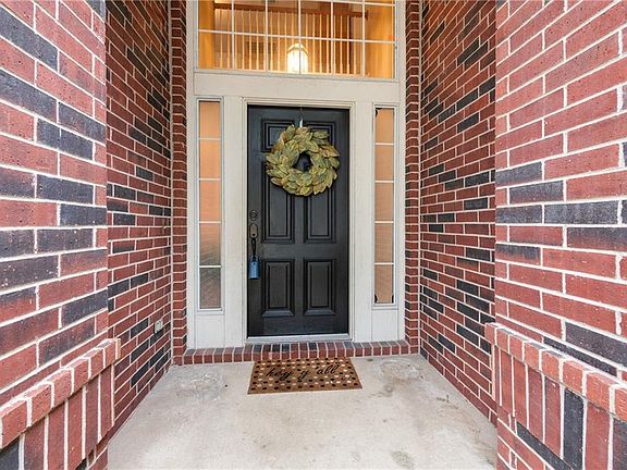4th image of 3915 Lord Byron Cir