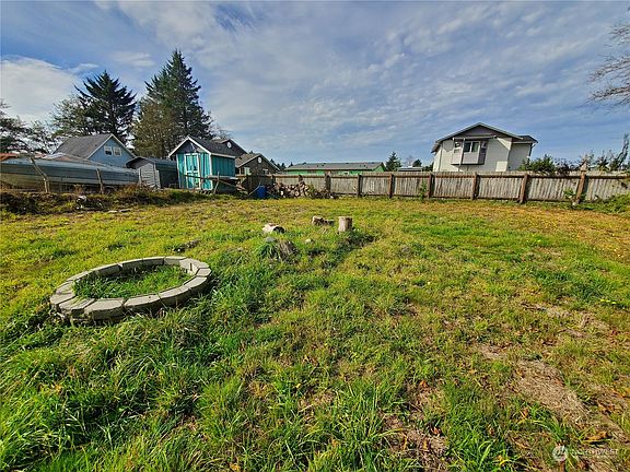 3rd image of 509 Chenois Avenue NE
