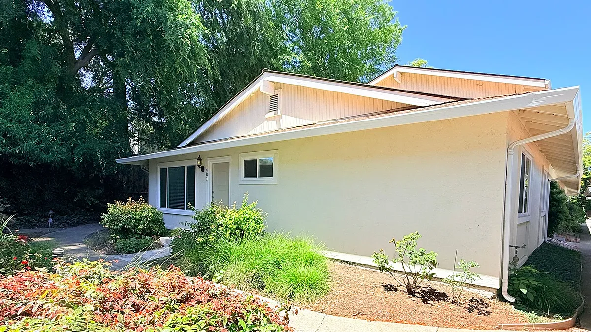 Building Photo - 481 Carillo Ct