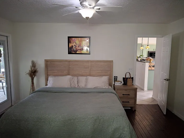 385 Toledo St — Photo 36