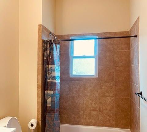 4th image of 296 Sip Ave Unit 2