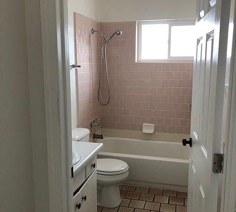 4th image of 669 Bellflower Ave #6