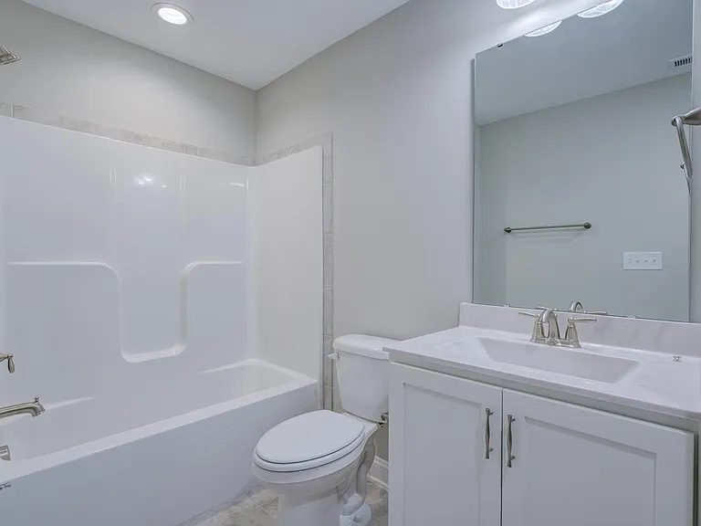 60 Kingsly Dr — Photo 41