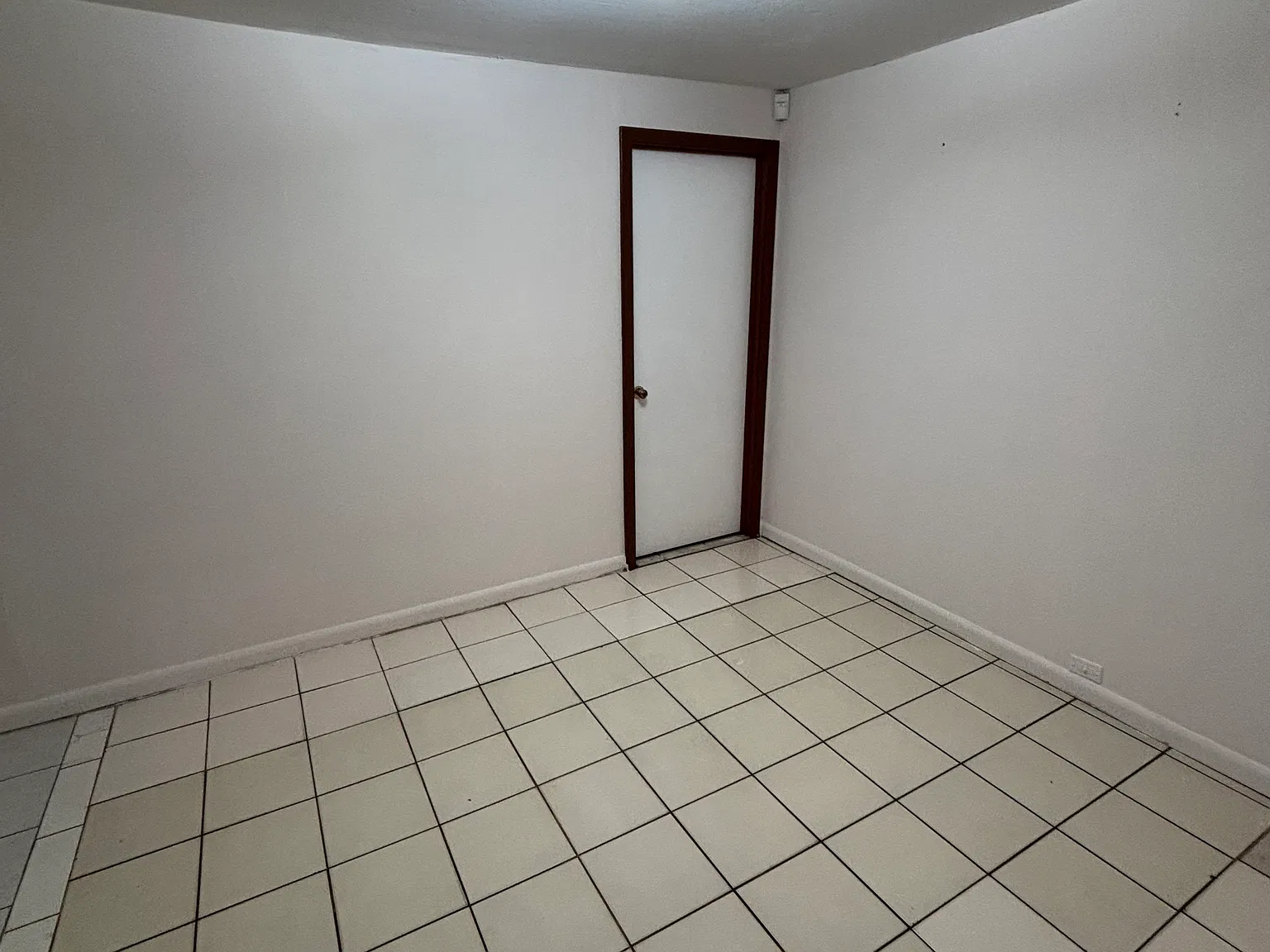 4 bed, 1888 sqft, $2,100 — Photo 3