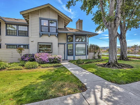 2nd image of 1949 Vista Del Mar