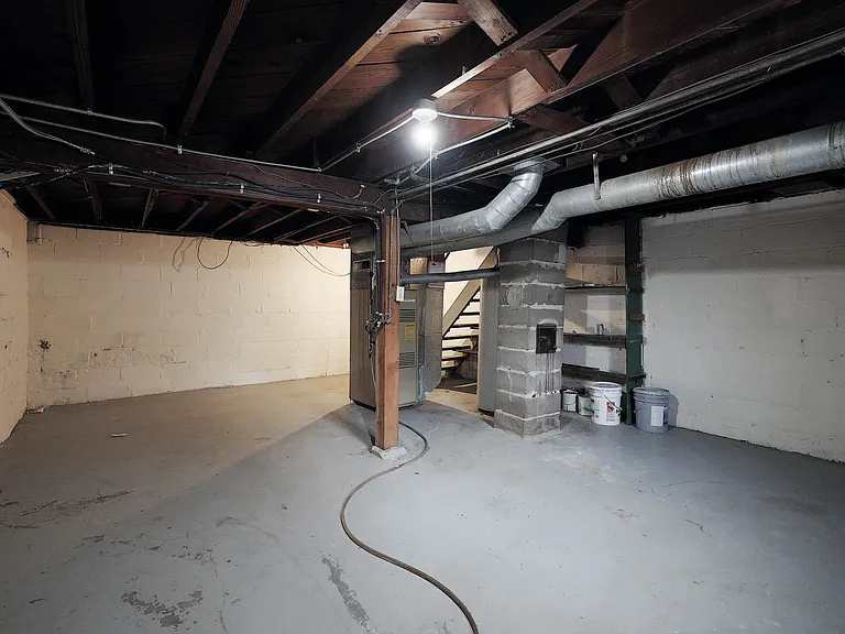 4648 Farnam St — Photo 19