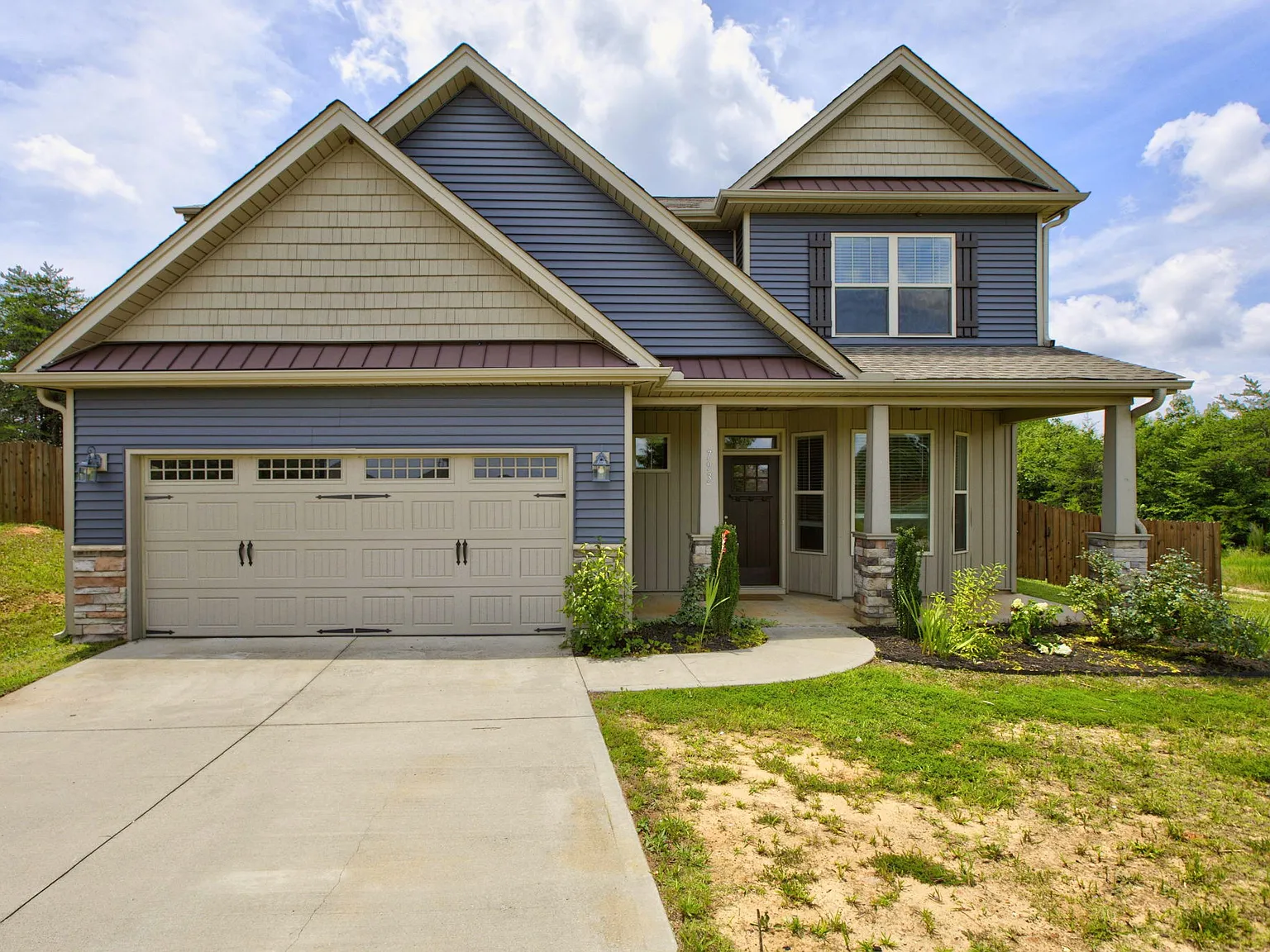 4 bed, 2.5 bath, 1925 sqft, $2,150 — Photo 2