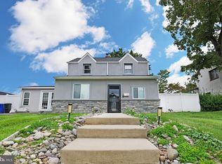 2748 Springhill Rd, Secane, PA 19018