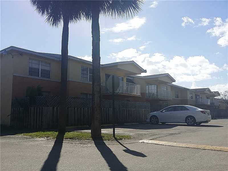1st image of 4640 NW 79th Ave APT 1A