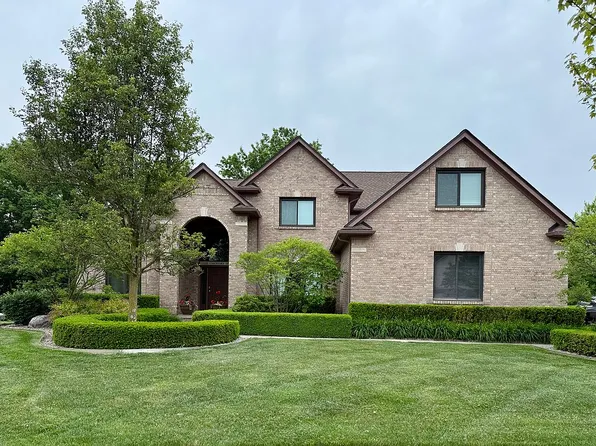 54426 Coachford Dr, New Baltimore, MI 48047