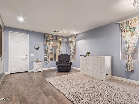 5th image of 13009 W HIGHLAND Avenue