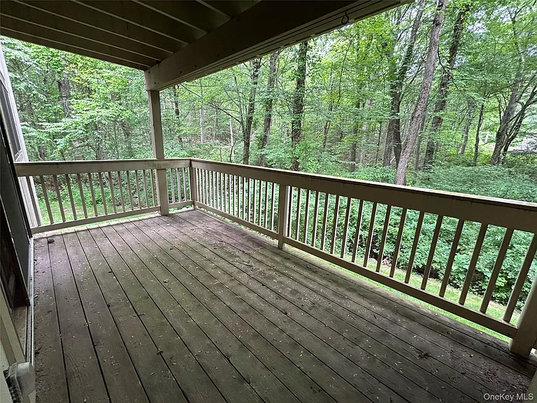 277 Maplewood Dr — Photo 15