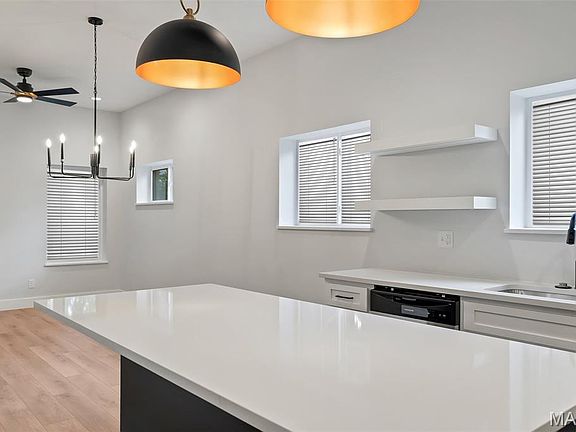 5th image of 2351 Virginia Ave