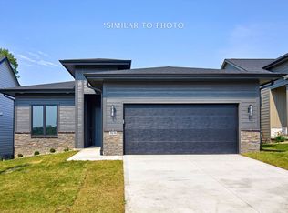 2611 Hawes Ln, Waukee, IA 50263