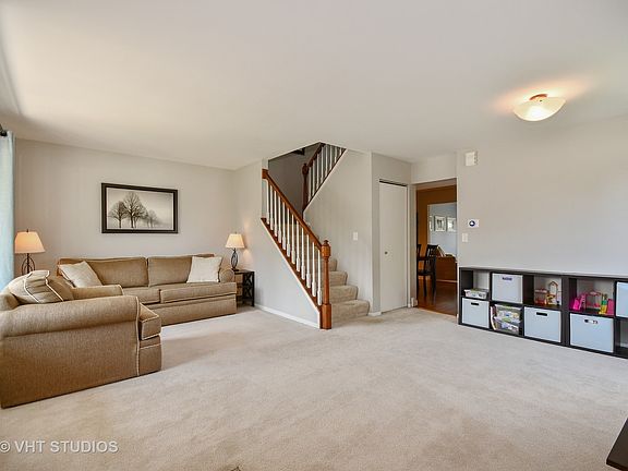 2nd image of 2946 Diane Dr