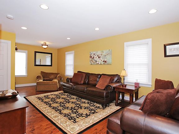 3rd image of 107 Edgewood Ave