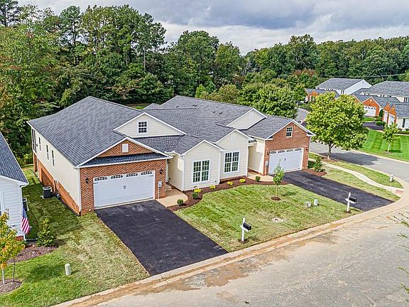 4th image of 10071 Berry Pond Ln