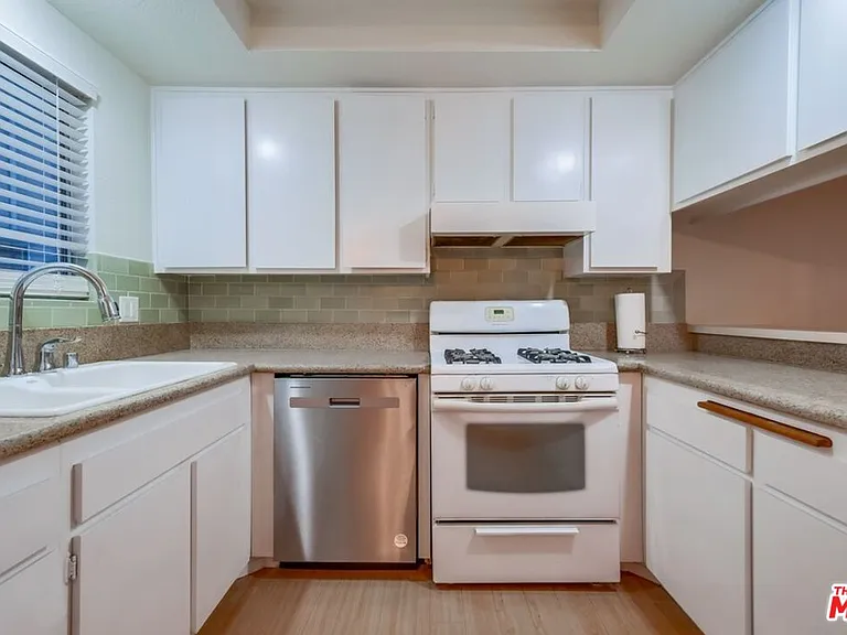 1077 W Kensington Rd #3 — Photo 23