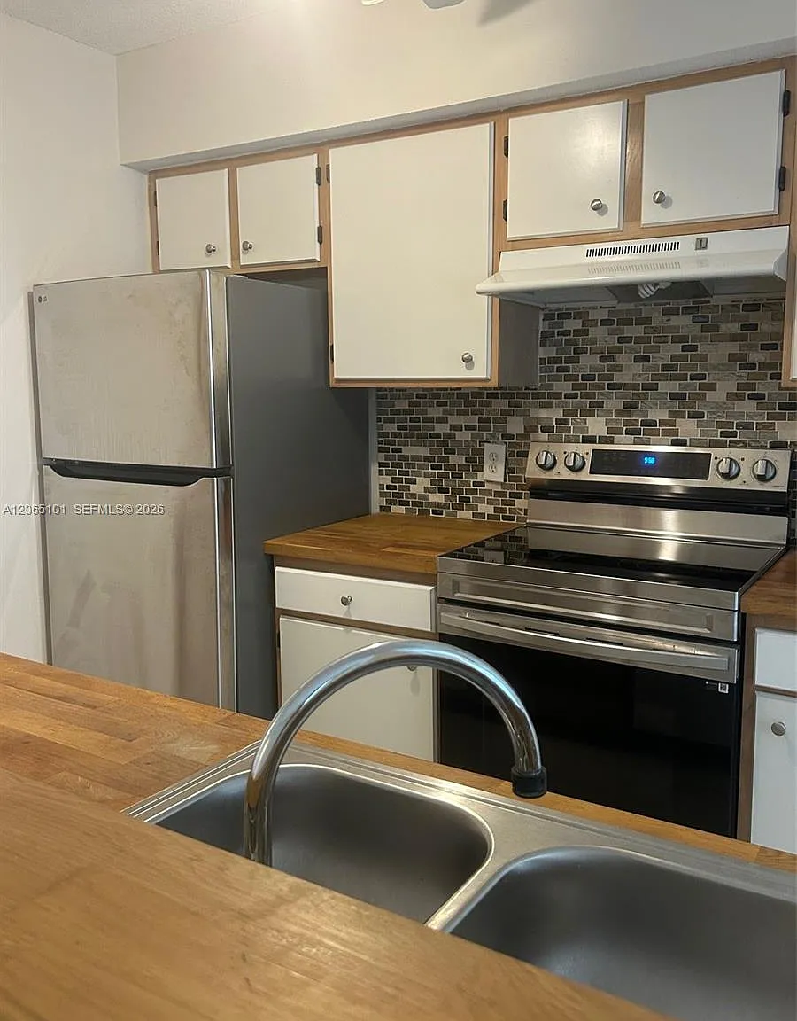 Casablanca Isles Condo — Photo 3