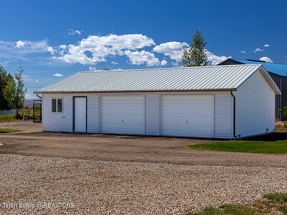 4th image of 12 Lodgepole Ln