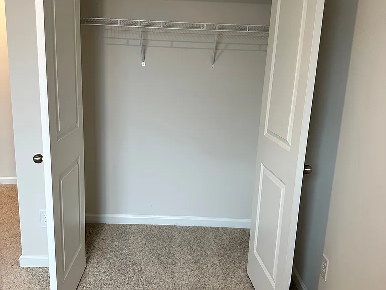 1351 Amberview Ln — Photo 38