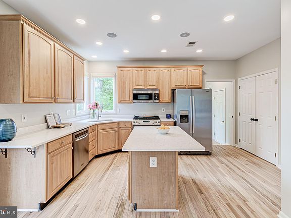 4th image of 43740 Welty Ct