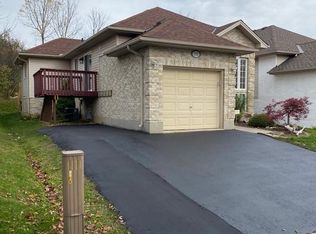 111 Meadowridge Rd, London, ON N6H 5E6
