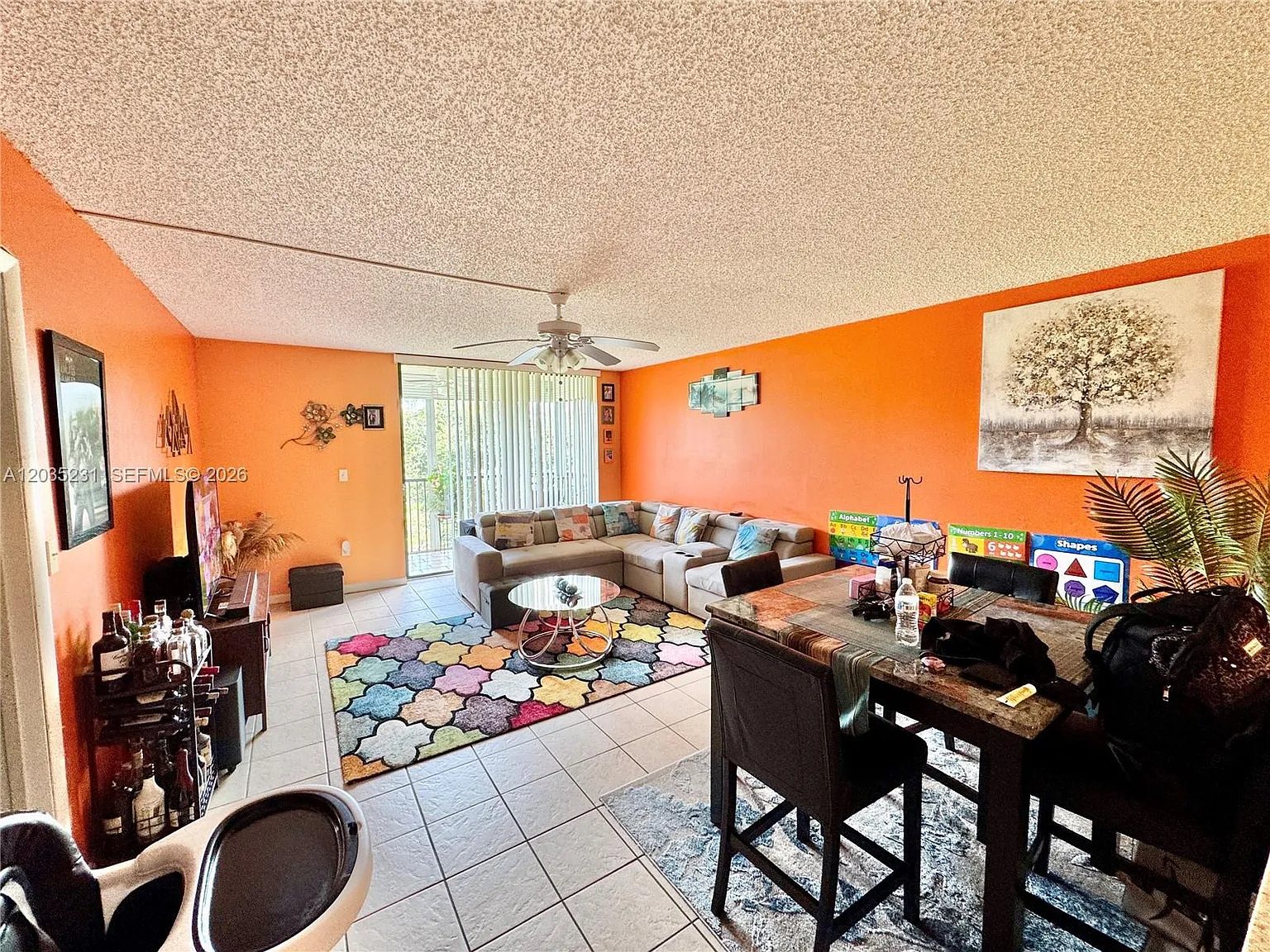 Inverwood Condo — Photo 2