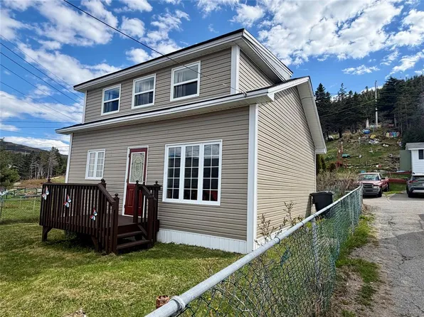 5A Bank Street, St Bernards Jacques Fontaine, NL A0E2T0