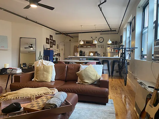 Rented by R New York | media 19