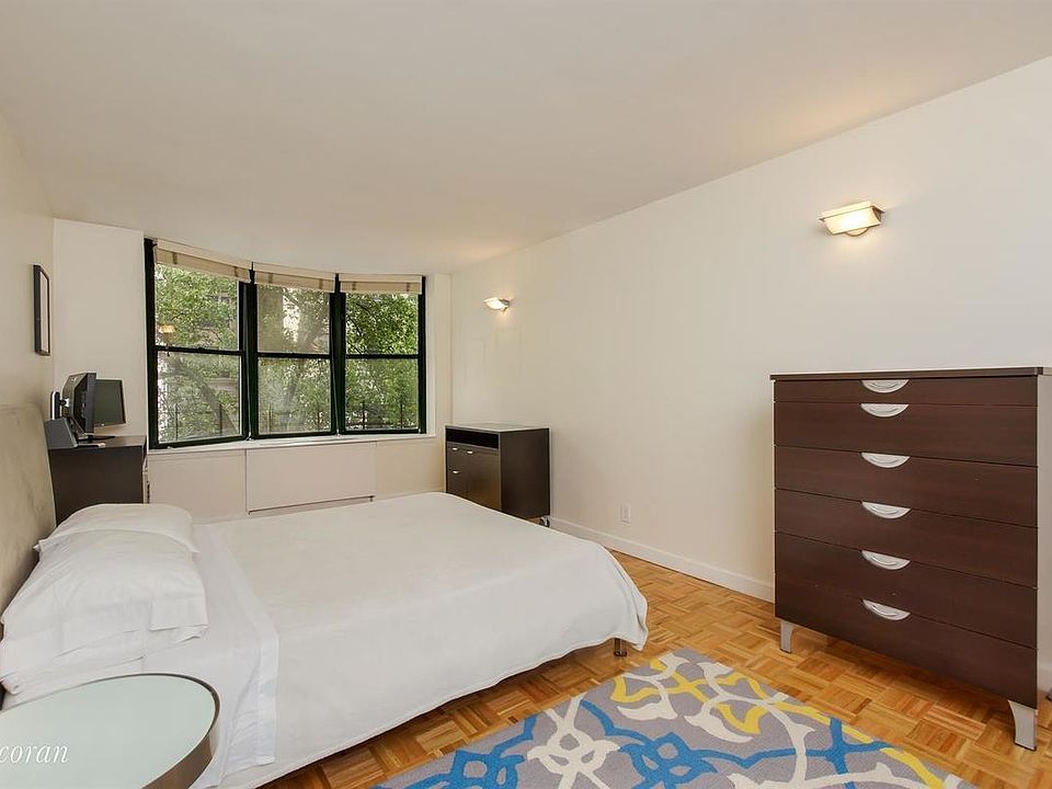 1st image of 2250 Broadway APT Me