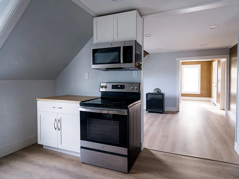 39 Eastern Ave #3 — Photo 2