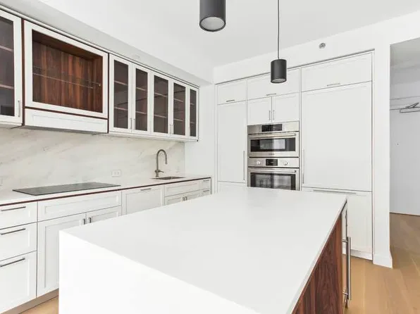 115 East 55th Street image 4 of 18