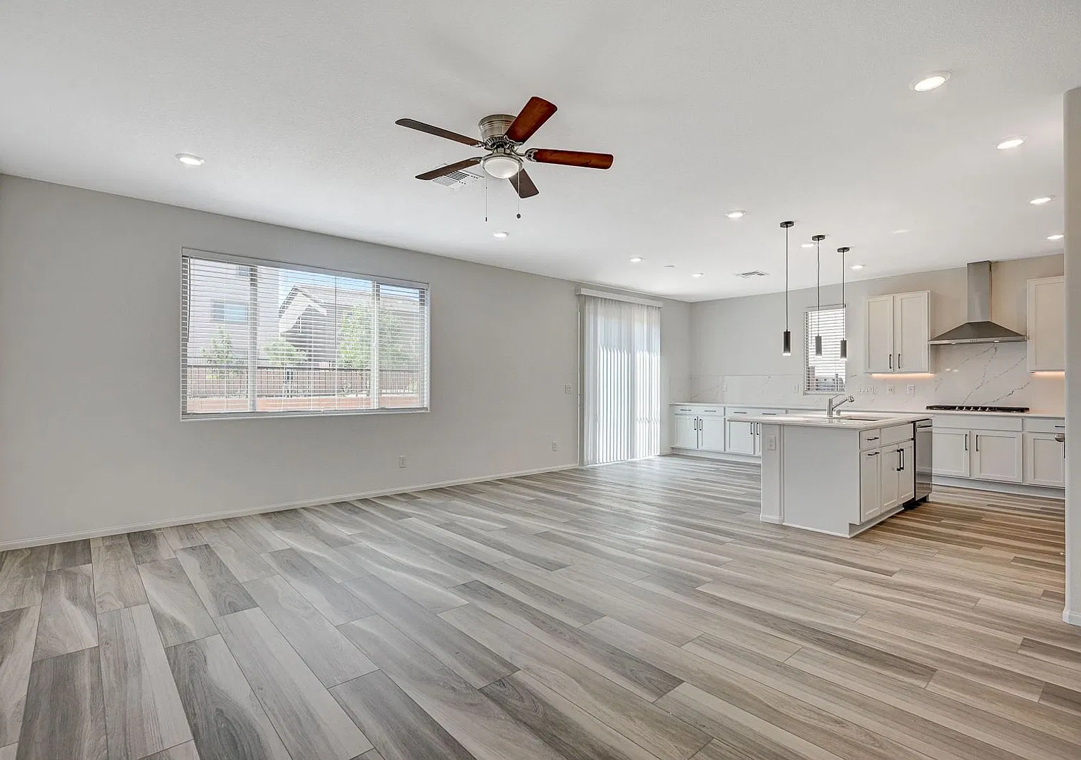 NC487W 7459 Lodano Ave — Photo 4