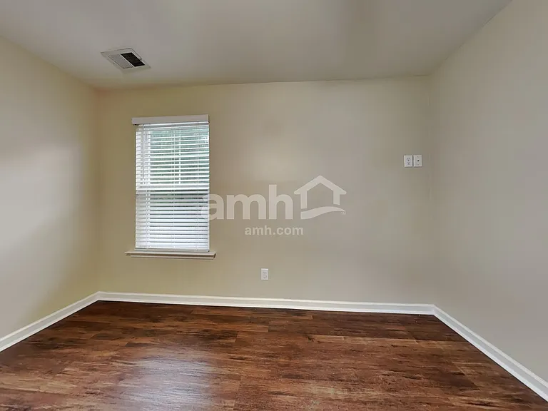 498 Stonebridge Cir — Photo 16