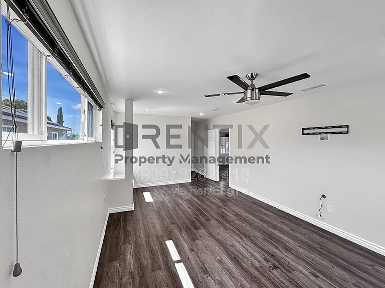 938 W Berkeley Ct — Photo 12
