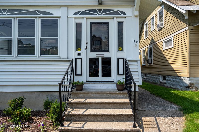 5th image of 1111 Phoenix Avenue