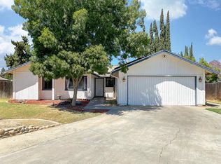 5450 W Seeger Ct, Visalia, CA 93277