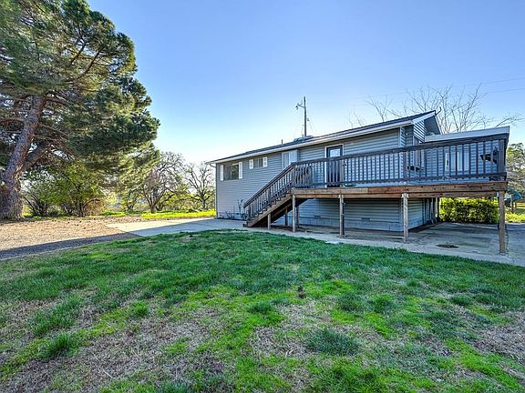 3rd image of 3901 Luneman Rd