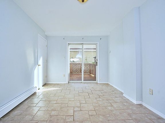 3rd image of 576 Greeley Ave