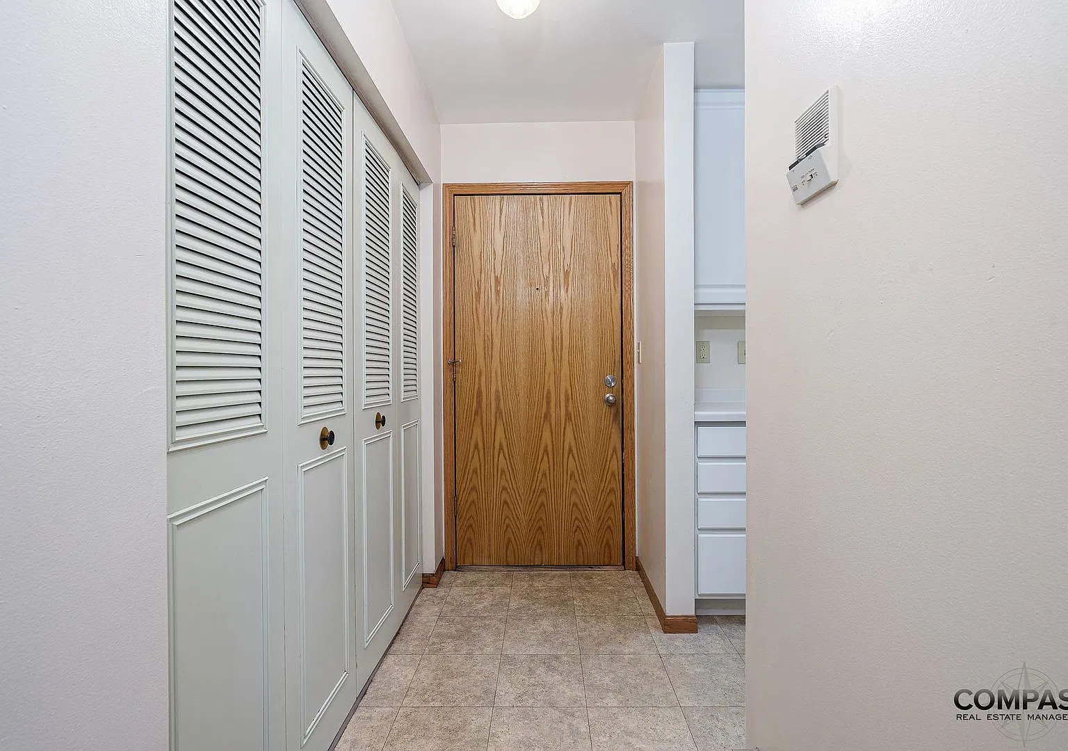 Half Moon Lake Apartments — Photo 3
