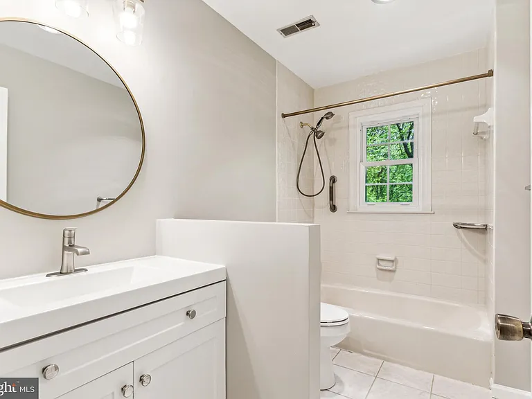 12203 Ashley Ct — Photo 22
