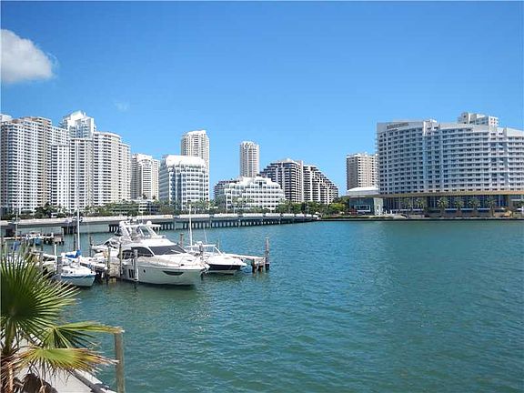 4th image of 905 Brickell Bay Dr APT 521