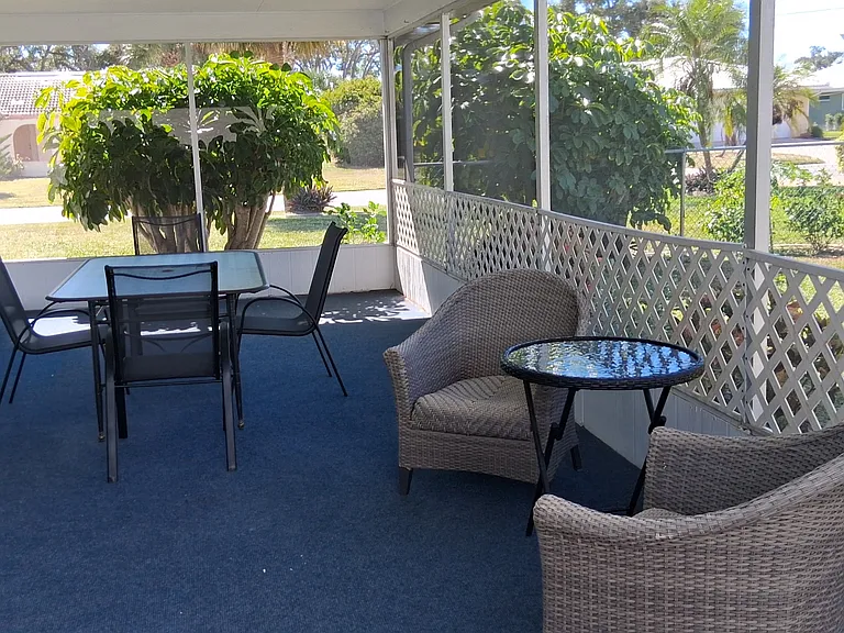 441 Rubens Dr E — Photo 17