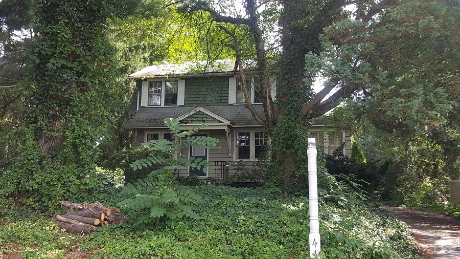 2nd image of 419 S Old Middletown Rd