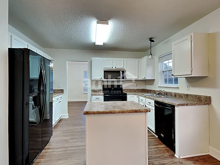 207 Riesling Way — Photo 3