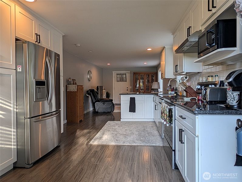 5th image of 1419 14th Street SW