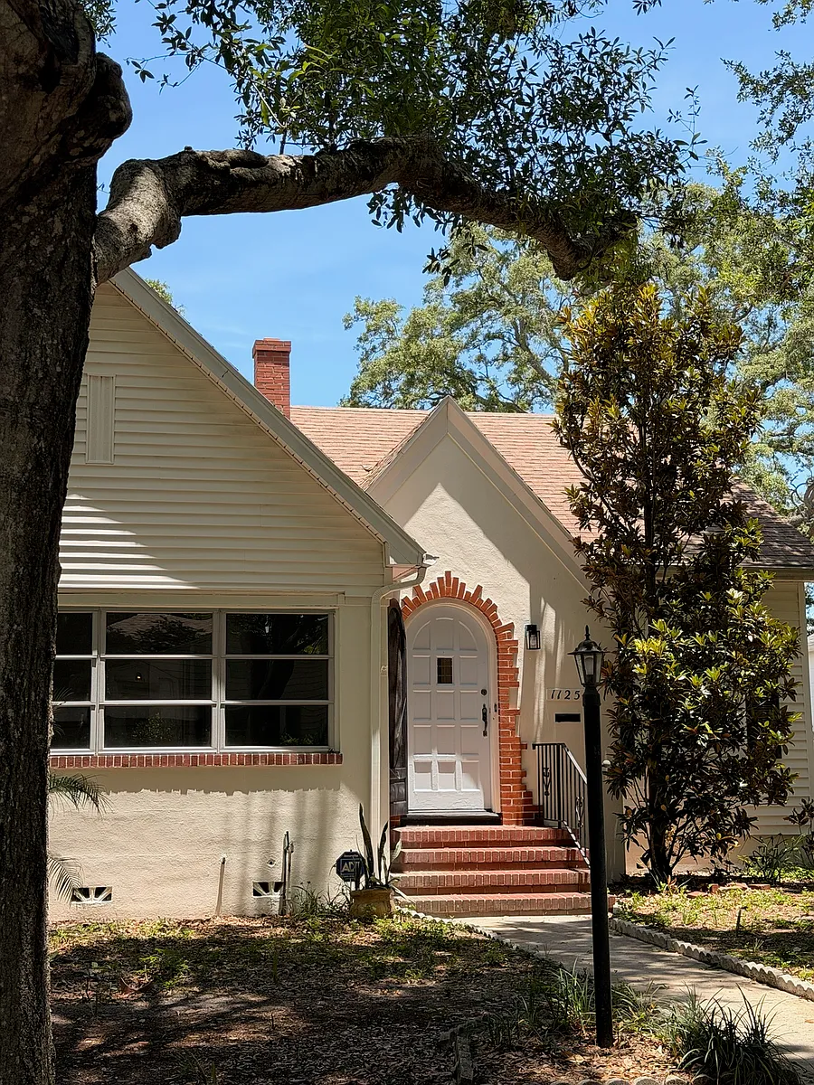 Building Photo - 1125 15th Ave N
